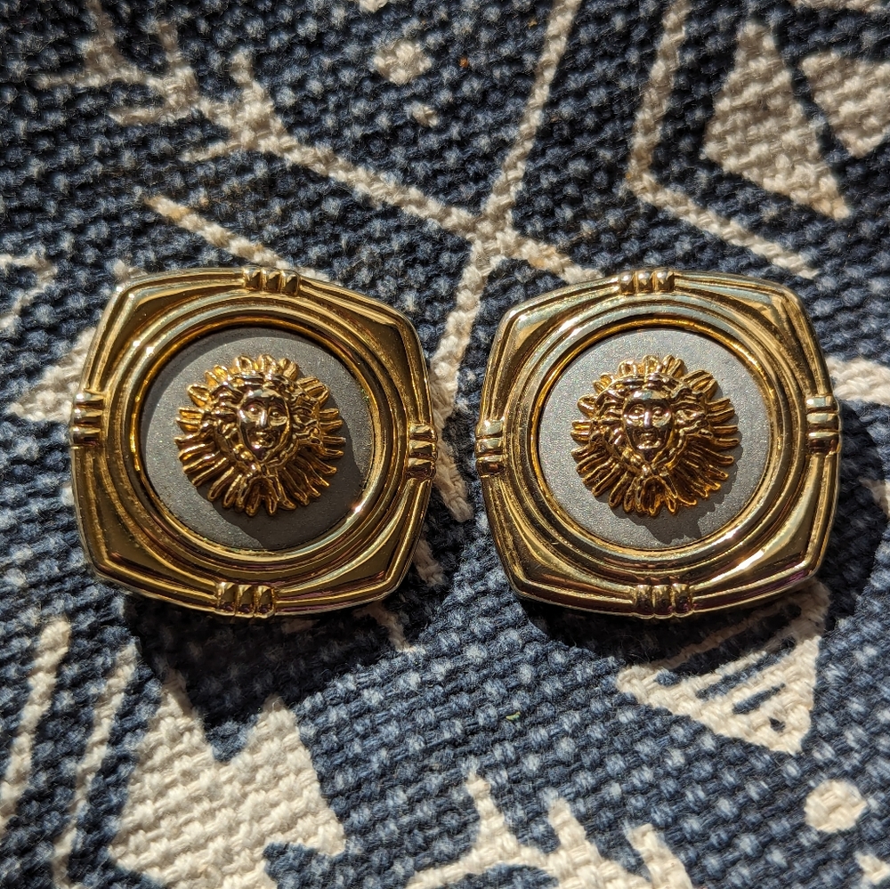 Vintage clip on earrings Gold Tone Sun Goddess design Costume Jewelry